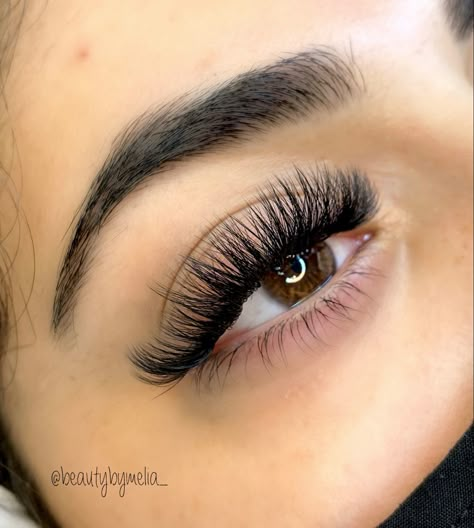 Follow me on instagram @bymeliax #russianvolume #lashextensions #lashtech #hybridlashes #classiclashes #volumelashes Hybrid Lash Extensions, Eyelash Extensions Classic, Extensions Lashes, Natural Fake Eyelashes, Lashes Fake Eyelashes, Volume Lash Extensions, Eyelash Extensions Styles, Perfect Eyelashes, Natural Eyelash Extensions