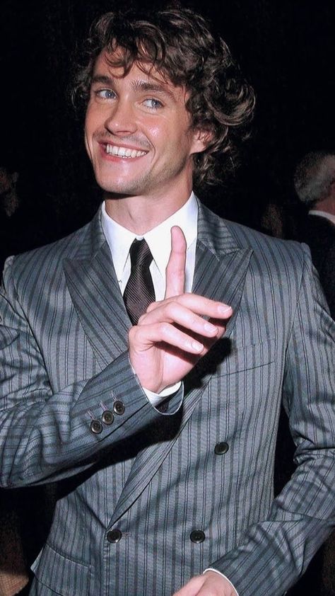 Hugh Dancy Burberry, Hugh Dancy Eyeliner, Hugh Dancy Smile, Hugh Dancy Long Hair, Hugh Dancy Law And Order, Hugh Dancy Ella Enchanted, Hugh Dancy Tempo 2003, Hugh Dancy Side Profile, Hugh Dancy Confessions Of A Shopaholic