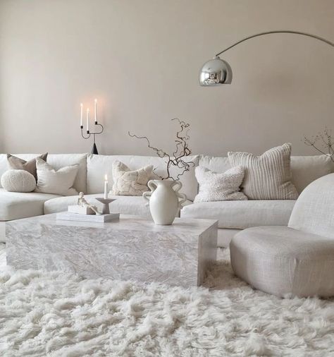 Pinterest Living Room, Beige Living Rooms, Apartment Living Room Design, Home Design Living Room, White Living Room, Apartment Decor Inspiration, Decor Home Living Room, Living Room Decor Apartment, Apartment Inspiration