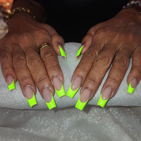 25 Summer Neon French Nails Looks: Bright Colors, Designs, and Ideas for Every Nail Shape Nail Designs Neon Green, Neon French Nails, Bright Neon Nails, Neon Blue Nails, Neon Pink Nail Polish, Ballerina Nails Shape, Ombre French Nails, Nails Looks, Neon Orange Nails