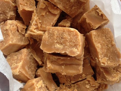 Russian Fudge – The Restless Baker Russian Fudge, Maple Fudge Recipes, Walnut Fudge Recipe, Scottish Tablet, Microwave Fudge, Vanilla Fudge, Butter Fudge, Peanut Butter Fudge, Breakfast Recipes Casserole