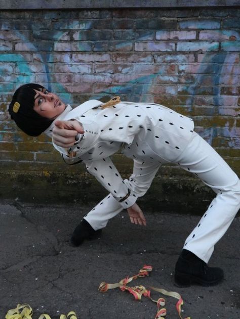 Jojo's Bizarre Adventure Poses, Bruno Cosplay, Adventure Poses, Jjba Cosplay, Jojo's Bizarre Adventure Cosplay, Jojo Cosplay, Poses Dynamic, Jojo Funny, Funny Fotos