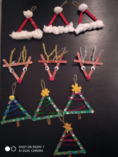 Preschool Christmas Tree Decorations, Christmas Art Projects For Kindergarten, Christmas Crafts Elementary, Christmas Crafts Kids Ornaments, Vacation Crafts, Christmas Art Projects, Christmas Crafts For Toddlers, Diy Christmas Ornaments Easy, Preschool Christmas Crafts