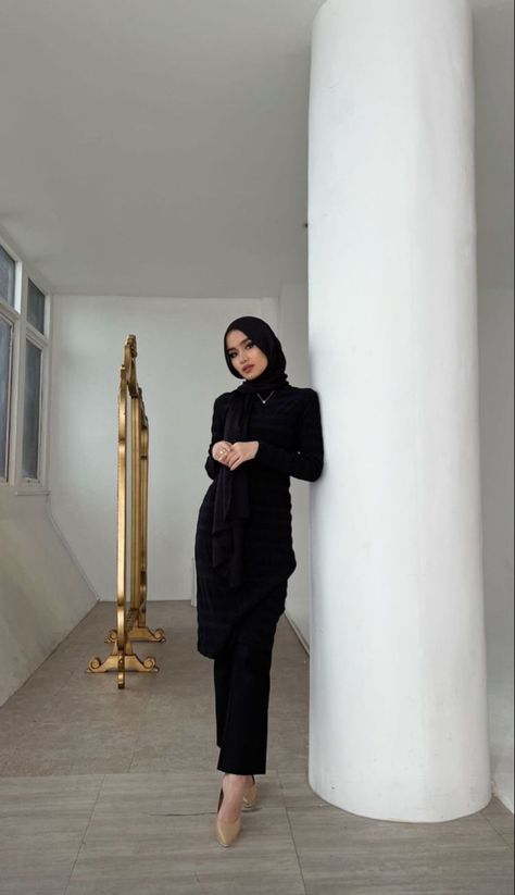 Outfit Hitam, Black Maxi Dresses, Long Sleeve Maxi Dresses, Plus Size Fashion Dresses, New Hijab, Black Hijab, Women Dress Collection, Maxi Dress Collection, Hijab Style Casual