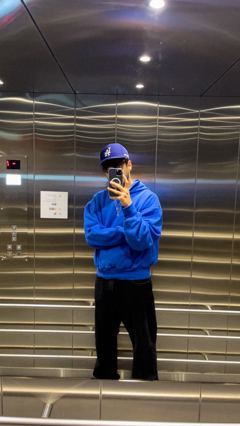 Royal Clothes Aesthetic, Vals Dance, Clothes Aesthetic Men, Black Sweatshirt Outfit, Royal Blue Outfits, Royal Clothes, Aesthetic Men, Blue Outfits, Street Style Outfits Men