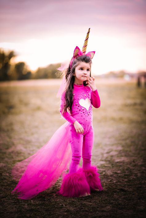 Halloween Costume 5 Year Girl, Unicorn Girl Costume, Pink Unicorn Costume, Holiday Entertaining Decor, Diy Unicorn Costume, Neon Unicorn, Original Costumes, Halloween Hair Accessories, Old Halloween Costumes