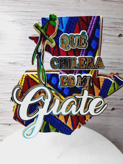 #tarjetasymasgt #topper #papercrafter #madeinguatemala #cartulinasfinas #cartulinaespejo #chapinadecorazon Folder Decorado, Guatemalan Art, Guatemala Flag, Diy Screen Printing, Guatemala, Independence Day, Cake Topper, Paper Art, Cake Toppers