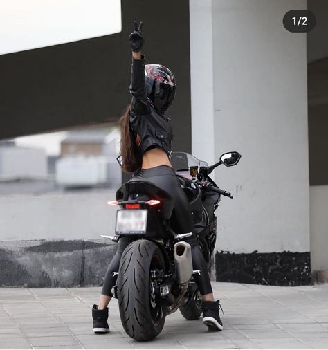 Motorcycle Photo Shoot, Photoshoot Women, Moto Wallpapers, Biker Photography, Biker Photoshoot, Motorcycle Aesthetic, Biker Aesthetic, Bike Photoshoot, Bike Photography