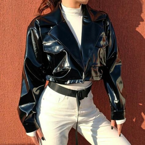 Leather Crop Jacket, Kristina Webb, Pu Jacket, Hipster Outfits, Grunge Look, Looks Chic, Soft Grunge, 가을 패션, Leather Shorts