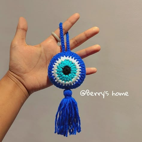 Evil eye Crochet Evil Eye Keychain Free Pattern, Evil Eye Crochet Keychain, Evil Eye Crochet Pattern Free, Crochet Evil Eye Keychain, Crochet Car Hanging, Evil Eye Crochet, Crochet Evil Eye, Crochet Lanyard, Eye Crochet