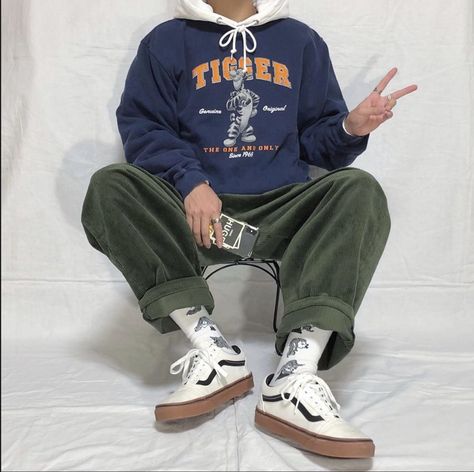 Baggy Clothes Outfit Men, Baggy Clothes Aesthetic, Baggy Clothes Outfit, Indie Outfits Grunge, 90s Fashion Men, Trendy Boy Outfits, Grunge 90s, Baggy Clothes, Clothes Outfit