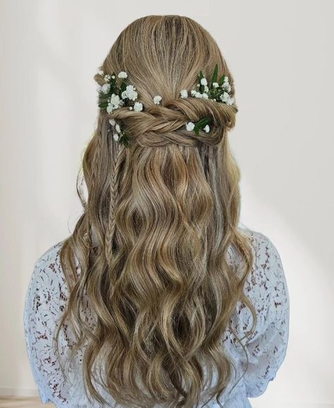 Soft and romantic half up half down hairstyle inspo ✨️ which hairstyle would you choose? Save this if you're getting married or standing in a wedding this season ♡ Bridal Hairstylist Bridal hair inspo Bridal hair inspiration Half up half down hairstyle Boho wedding hair Nova Scotia wedding hair Nova Scotia bridal hair Wedding hairstyles Bride to Be Bridesmaid hair Prom Things, Nova Scotia Wedding, Hairstyles Bride, Bridal Hairstylist, Half Up Half Down Hairstyle, Down Hairstyle, Wedding Party Hair, Wedding Hair Half, Romantic Wedding Hair