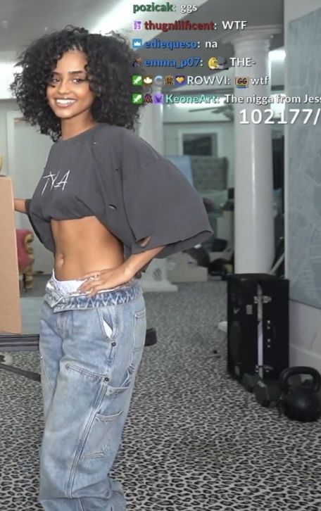 Tyla on Kai Cenat’s stream Kai Cenat And Tyla, Tyla Outfits Casual, Tyla Outfit Casual, 90s Inspired Crew Neck Crop Top For Streetwear, Tyla Wallpaper, Tyla's Outfit, Tyla Water Inspired Outfit, Tyla Fits, Tyla Concert