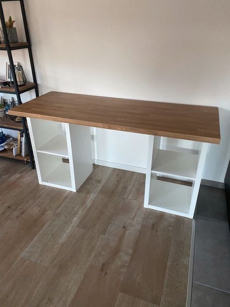 Cube Desk Diy, Simple Diy Desk, Homemade Desk Ideas, Simple Desk Ideas, Kallax Desk Ideas, Kallax Desk, Diy Desk Ideas, Homemade Desk, Minwax Stain Colors