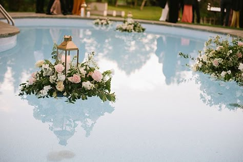 Infinity Pool Wedding, Pool Wedding Decorations, Summer Wedding Florals, Romantic Summer Wedding, Pool Wedding, Sophia Tolli, Prom Decor, Pool Party Decorations, Summer Bride