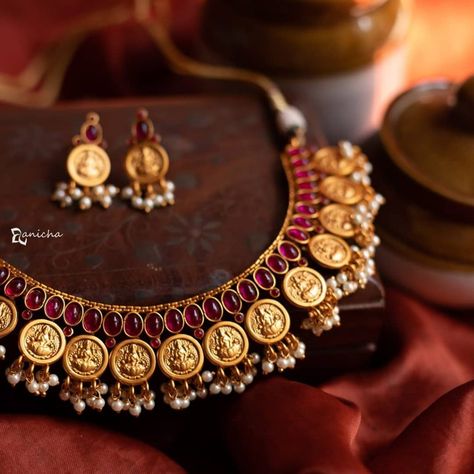 Ruby Jewelry Necklaces Indian Gold, Gold Coin Jewelry Indian, Coin Necklace Gold Indian, Ruby Set, Ruby Pendant Necklace In Temple Jewelry Style, Formal Gold Ruby Temple Necklace, Coin Haram Gold, Gold Temple Necklace With Ruby, Ceremonial Temple Jewelry Ruby Necklace