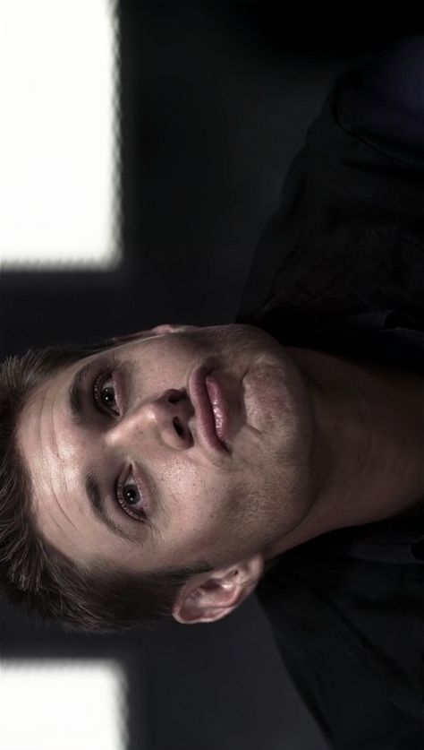 Dean winchester Supernatural Dean Wallpaper, Sam Winchester Wallpaper, Supernatural Wallpaper Iphone, Dean Winchester Wallpaper, Dean Winchester Hot, Dean Winchester Supernatural, Dean Supernatural, Jesen Ackles, Supernatural Wallpaper