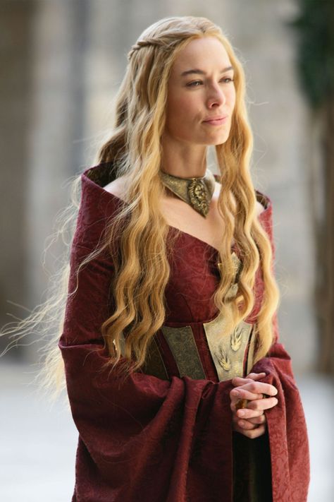 Cersei Lannister Hair, Cersei Lannister Costume, Cercei Lannister, Dessin Game Of Thrones, Game Of Thrones Cersei, Queen Cersei, Got Costumes, Game Of Thrones Costumes, Hair Evolution