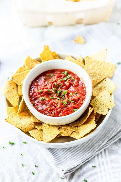 Nacho Dips, Nachos In Oven, Nachos Dip Recipe, Nacho Recipes, Nacho Dip, Spreads Recipes, Roasted Tomato Salsa, Oven Roasted Tomatoes, Guacamole Dip