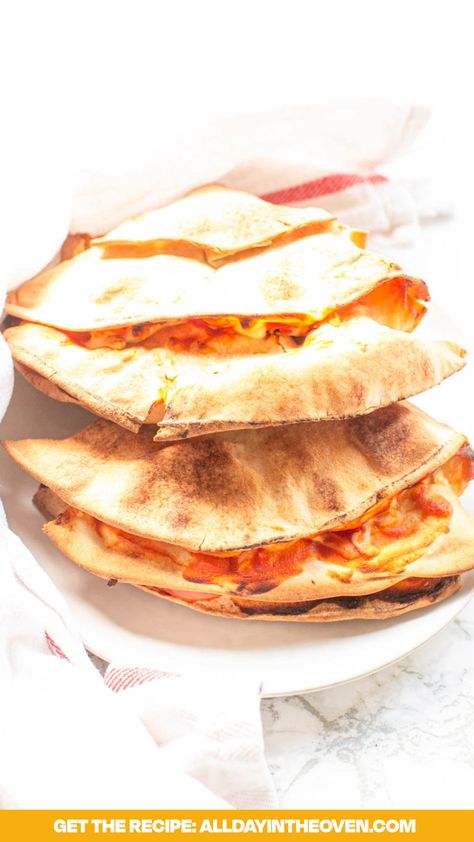 two folded tortilla pizzas on a white plate Tortilla Pizza Wrap, Pepperoni Wraps, Folded Wraps, Recipes Easy Lunch, Recipes Supper, Tortilla Hack, Pizza Wrap, Pizza Tortilla, Pizza Hacks