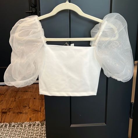 Organza puff sleeve white crop top White Puff Top Outfit, White Top Puffy Sleeves, White Puff Sleeve Crop Top, White Crop Top Lehenga, White Puffy Sleeve Dress, White Puffy Sleeve Top, Fitted White Crop Top, Puffy Sleeves Top, White Organza Dress