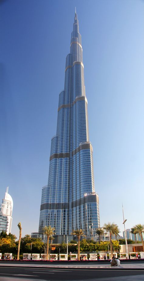 Burj Khalifa, the tallest building in the world (from its completion in 2010). Situated in Dubai, United Arab Emirates Dubai Tower, Dubai Buildings, Tallest Building In The World, Dubai Architecture, Khalifa Dubai, Skyscraper Architecture, Sacred Architecture, Dubai City, Amazing Buildings