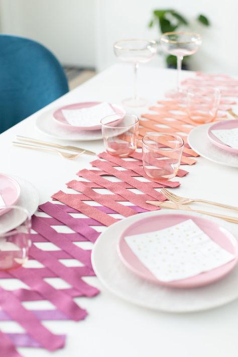 Create your own DIY table runner with a beautiful ombre color palette, completely from felt! No sewing required. White Table Runner Wedding, Diy Table Runners, Ombre Color Palette, Diy Table Runner, Valentine Table Runner, Table Runner Tutorial, Pretty Table Settings, Family Dinner Table, Paper Table Runner