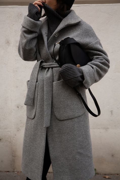 Belted Coat Outfit, Wrap Coat Outfit, Grey Wrap Coat, Grey Coat Outfit, Wool Wrap Coat, Gray Coat, Coat Street Style, Winter Capsule Wardrobe, Coat Outfit