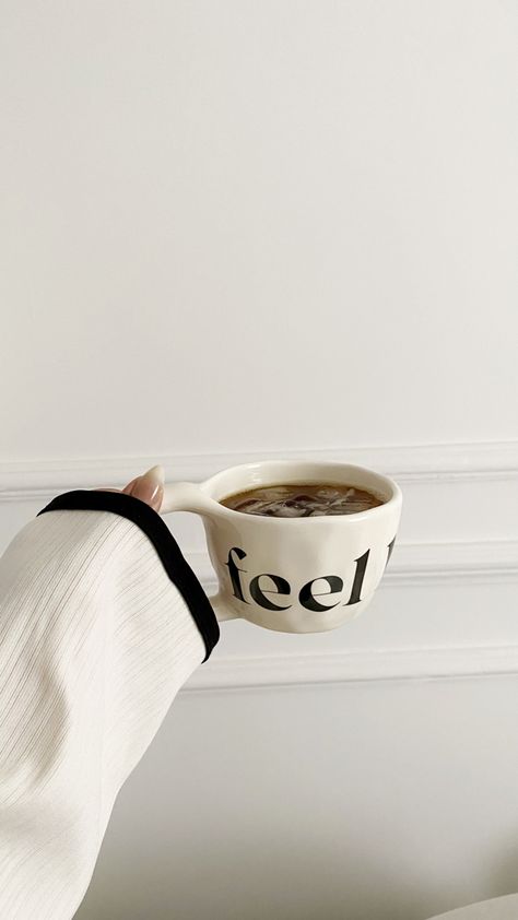 Coffee Obsession, Cream Aesthetic, Coffee Photography, Aesthetic Coffee, Beige Aesthetic, Story Instagram, Coffee Love, White Aesthetic, Coffee Art