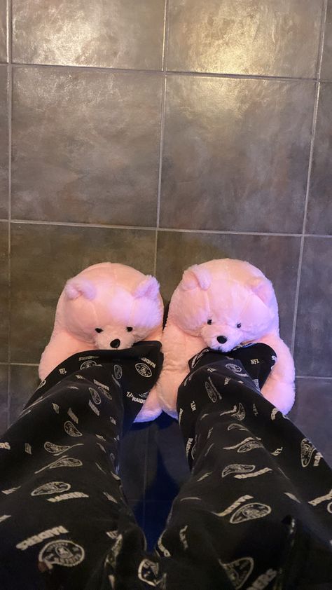 #slippers #shoeflicks #lifeflicks #bearslippers #pink White Bear Slippers, Pink Fluffy Slippers, Friends Snap, Bearpaw Slippers, Paw Slippers, Dog Slippers, Charlie Kelly, Hollywood Songs, Dubai Aesthetic