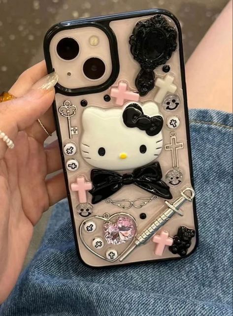 Mobile covers for girls! Sanrio Pictures, Bling Phone Cases Diy, Y2k Phone Case, Lockscreen Ios, Hello Kitty Phone Case, Matching Phone Cases, Bling Phone Cases, Kitty Clothes, Stylish Iphone Cases