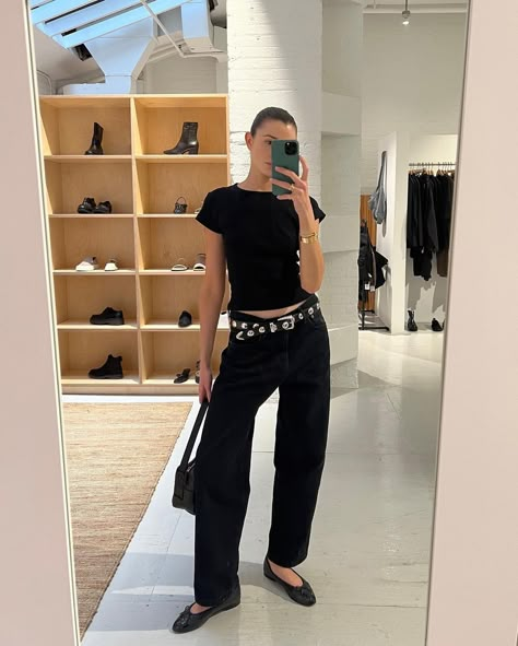 Studded Belt Outfit, Belt Outfit, Work Fits, Looks Chic, Summer 24, A Mirror, Spring 2024, Minimal Fashion, Fall Winter Outfits