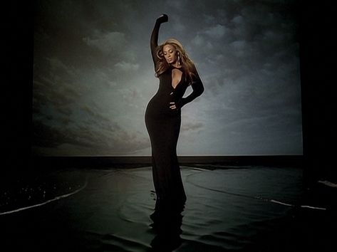 Beyonce Sasha Fierce Era, Beautiful Liar Beyonce Shakira, Beyonce Beautiful Liar, Shakira Beautiful Liar, Beyonce 2000s Fashion, 2000s Beyonce, Beyonce Dress, Beyonce 2000's, Beautiful Liar