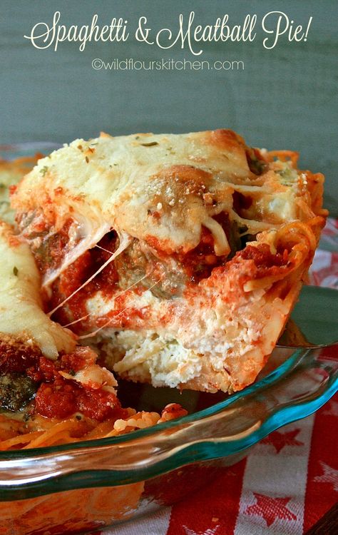 spaghetti pie portrait 1 Meatball And Spaghetti, Meatball Pie, Meatball Spaghetti, Spaghetti Pie Recipes, Italian Pasta Sauce, Spaghetti Pie, Sausage Spaghetti, Pasta Noodle Recipe, Ground Italian Sausage