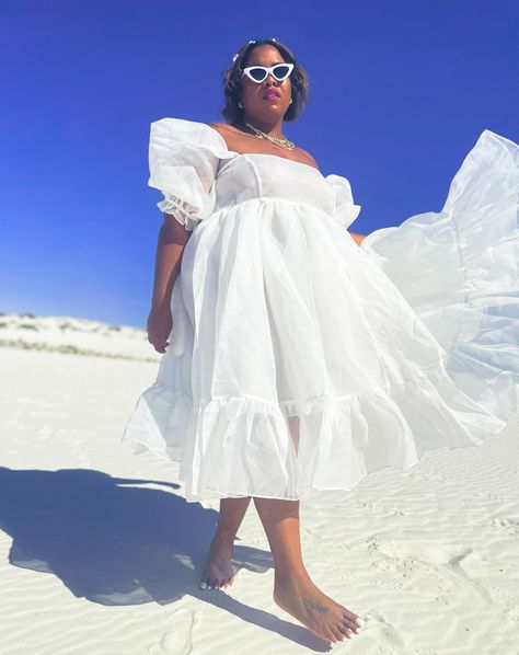 Plus size woman wearing white puff sleeve, princess style dress photographer in the white sands national park in New Mexico Plus Size Selkie Dress, Ethereal Plus Size Aesthetic, Selkie Dress Plus Size, White Selkie Dress, Plus Size Fantasy Dress, Plus Size Cottage, Plus Size Cottagecore Fashion, Plus Size Fairy, Plus Size White Dress