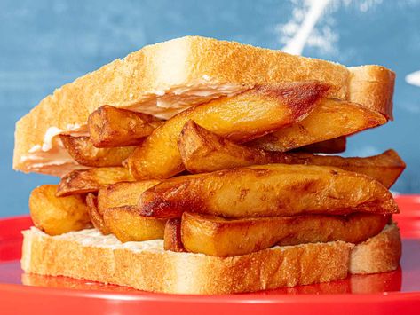 Chip Butty Recipe, Chip Butty Sandwiches, British Chips, Sandwich And Chips, Chip Butty, Vegetarian Sandwiches, Malt Vinegar, Fish And Chip Shop, Vegetarian Sandwich