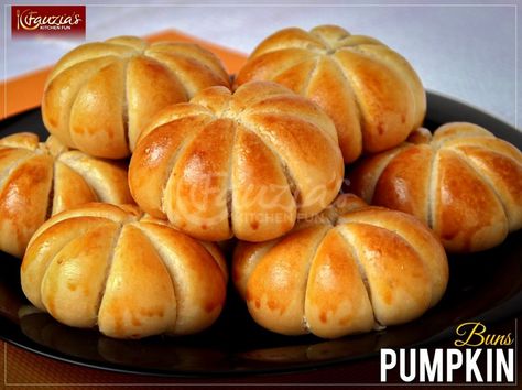 Pumpkin Buns - Step by Step - Fauzia’s Kitchen Fun Pumpkin Buns Recipe, Dinner Boards, Pumpkin Buns, Turkey Cooking Times, Turkey Cooking, Pumpkin Rolls, Baking Breads, Pokémon Party, Sweet Buns