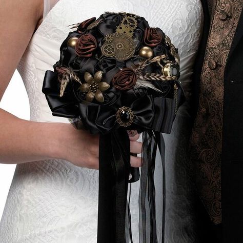 Satin Bouquet, Butterfly Wedding Decorations, Halloween Weddings, Punk Wedding, Unique Wedding Bouquet, Metal Gears, Money Bouquet, Steampunk Wedding, Butterfly Wedding