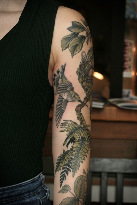 Natur Tattoo Arm, Green Tattoos, Hummingbird Nest, Nature Tattoo Sleeve, Wonderland Tattoo, Floral Tattoo Sleeve, Plant Tattoo, Make Tattoo, Botanical Tattoo