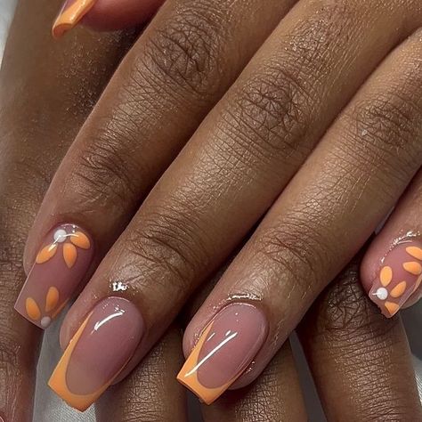 French Tips Natural Nails, Peach French Tip Nails, French Tips Natural, Peach Nails With Designs, Squoval Nails Design, Summer French Tips, Nails Design Summer, Nails Bling, Peach Nails