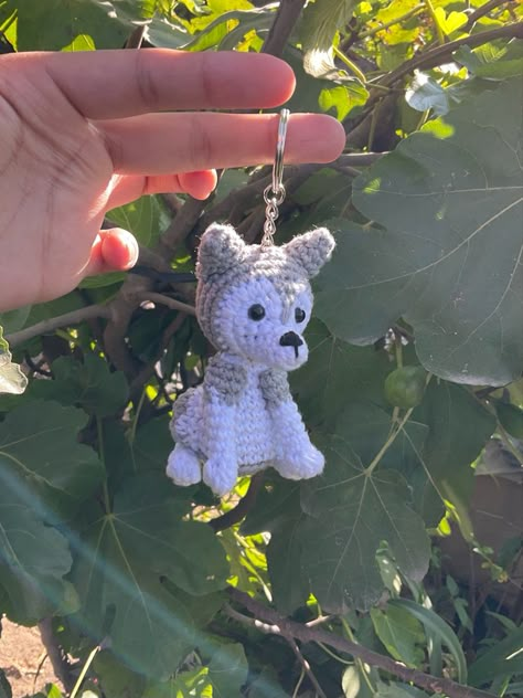 Crochet Wolf Keychain, Crochet Husky Pattern Free, Husky Crochet Pattern Free, Crochet Husky Pattern, Husky Amigurumi, Crochet Husky, Boredom Crafts, Handwork Ideas, Wolf Crochet