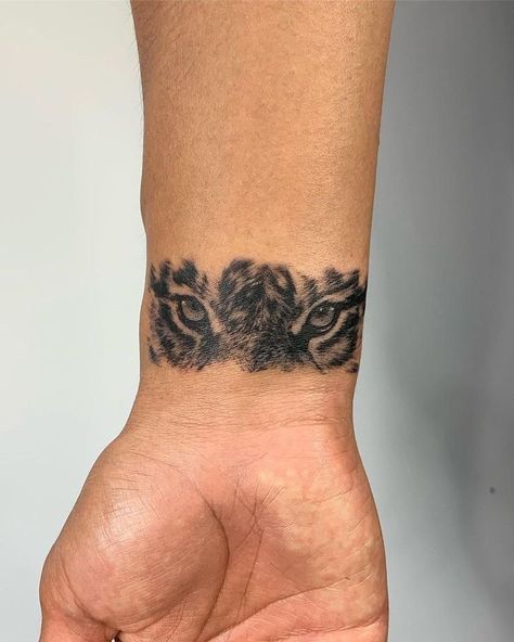 White Tiger Eyes Tattoo, Eye Of A Tiger Tattoo, Tiger Eye Tattoo Men, Wrist To Hand Tattoo Men, Tattoo Ideas Eyes Design, Tiger Tattoo Eyes, Guys Tattoos Arm, Cute Tattoos Men, Men Tiger Tattoo