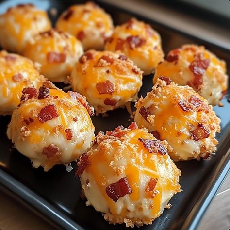 Bacon Cheddar Cheese Balls Without a doubt, one of the greatest party snacks ever! - cooking art Carb Bacon Cheddar Mini Cheese Balls, Bacon Bits Recipes Appetizers, Cheddar Cheese Bites, Bacon Cheddar Mini Cheese Balls, Chicken Delight Recipe, Bacon Bits Recipes, 2024 Cookies, German Potato Pancakes, Cheddar Cheese Ball