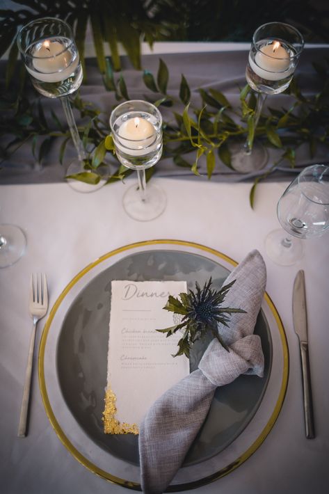 Grey and Gold luxury wedding table Grey And Gold Table Setting, Grey Table Setting, Senior Banquet, Confirmation Ideas, Gold Table Setting, Round Table Decor, Winter Gold, Gold Wedding Inspiration, Table Place Settings