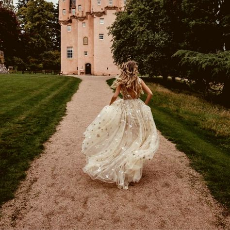 aesthetic, love story, aesthetic, running away, princess, royal, palace, dress, taylor swift #aesthetic Castle Dress, Fearless Album, Royal Core, Taylor Songs, Castle Aesthetic, My Boards, Royalty Aesthetic, Royal Aesthetic, Taylor Swift Fearless