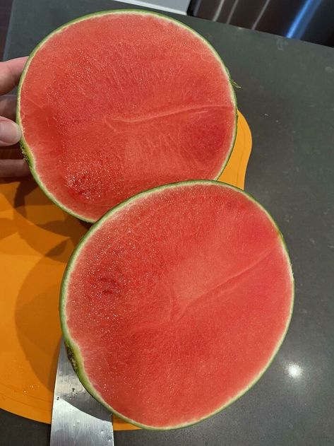 Perfect Things Satisfying, Seedless Watermelon, Satisfying Photos, White Sturgeon, Satisfying Pictures, Perfect Things, Let It Out, Cake Icing, Oh Yes