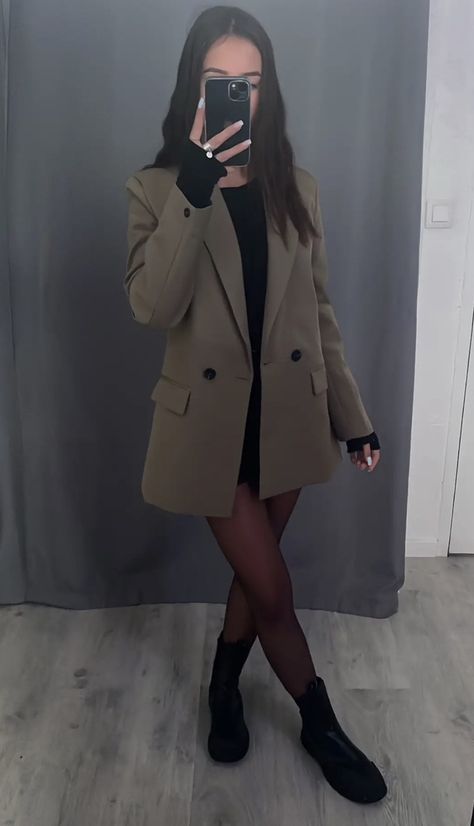 Blazer Outfits School, Outfit Blazer Blanc, Outfit Blazer Noir, Zara Blazer Outfit, Hot Summer Outfits, Outfit Blazer, Zara Drip, Mode Zara, Photo Insta