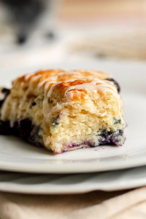 Easy Vegan Blueberry Scones | Happy Vegannie Gluten Free Blueberry Scones, Vegan Blueberry Scones, Vegan Strawberry Muffins, Blueberry Scones Recipe, Vegan Scones, Vegan Gluten Free Desserts, Strawberry Muffins, Vegan Blueberry, Blueberry Scones