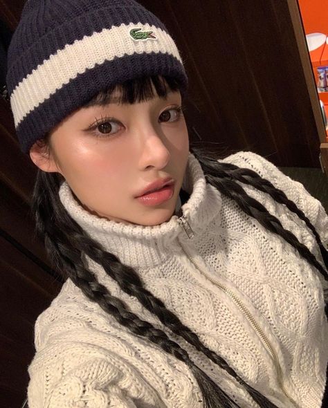 Braids Beanie, Beanie Outfit Aesthetic, Low Porosity Hair Care, Beanie Hairstyles, Beanie Outfit, Y2k Hairstyles, Low Porosity Hair Products, Spring Hair Color, Cute Beanies