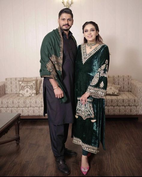 Velvate Suit Designs, Punjabi Velvet Suit Design, Velvet Punjabi Suits Party Wear, Bottle Green Velvet Suit, Velvet Suit Pakistani, Green Velvet Suit, Pakistani Velvet Suits, Velvet Pakistani Dress, Kaftan Outfit